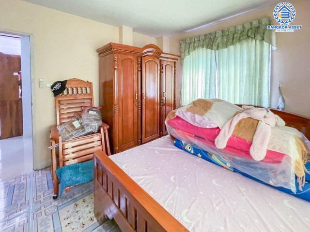 บ้านเดี่ยวมือสองย่านนนทบุรี ม.คุณาภัทร5 บ้านกล้วย-ไทรน้อย หลังมุม! เนื้อที่กว้างขวางเกือบ 60 ตร.ว. ฟังก์ชัน 4 ห้องนอน 3 ห้องน้ำ 2 ที่จอดรถ บนทำเลแห่งการเดินทาง ใกล้เซ็นทรัลเวสต์เกต และรถไฟฟ้าสายสีม่วง "สถานีคลองบางไผ่" จองเลย!